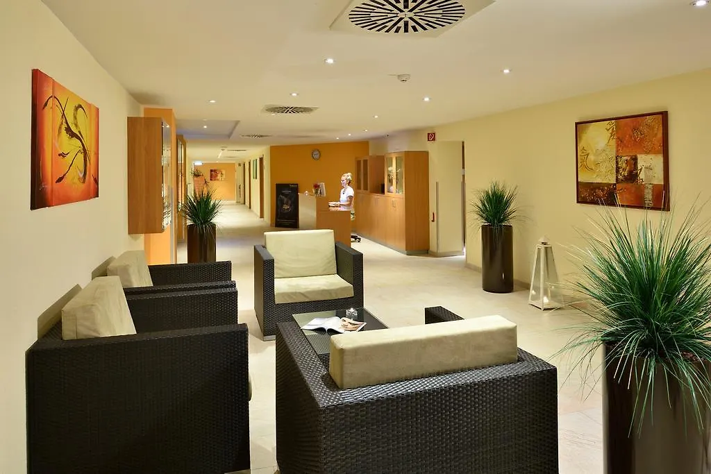 Best Western Plus Parkhotel Maximilian Ottobeuren 4*,